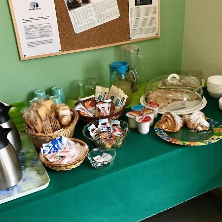 B&B Zia Maria Garzeno Eksteriør billede